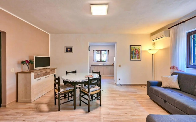 Iby Apartment