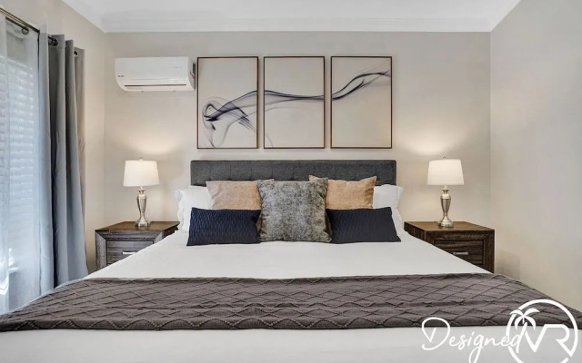 Modern 7 Br With Private Heated Pool