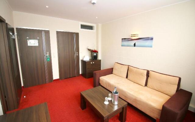 Home Hotel
