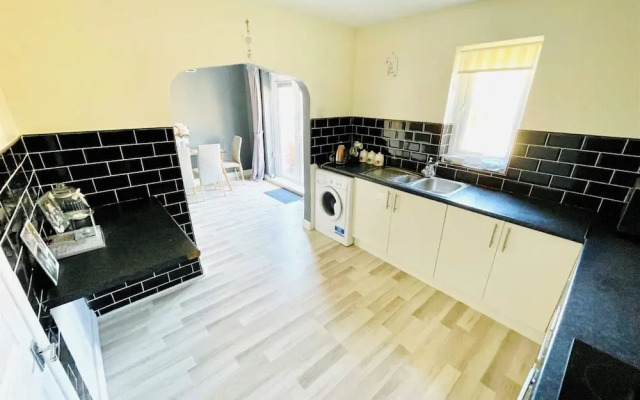 Lovely and Affordable House Closer to the sea