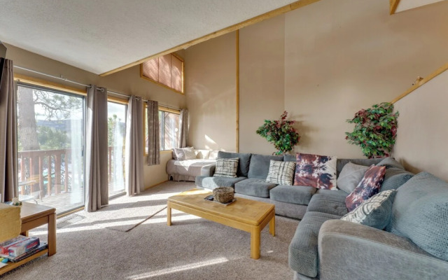 Walk to Lifts: Ski-in/ski-out Angel Fire Condo