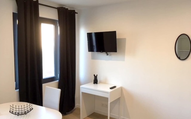 Studio in Rennes, With Enclosed Garden and Wifi