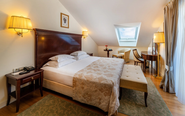 Hotel President Solin