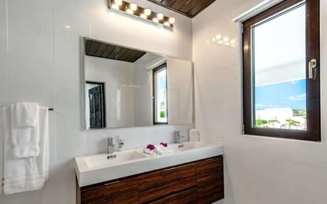 Villa Pelican Bay