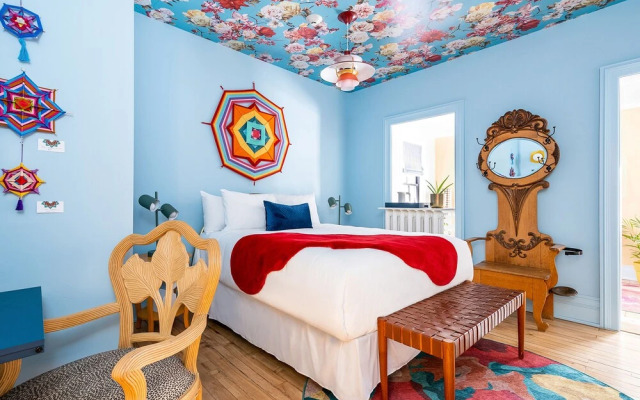 11 Rooms Boutique Hotel