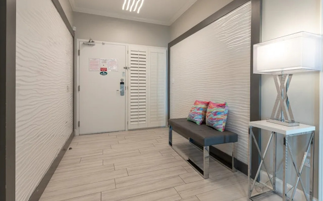 Phoenix Ix 608 3 Bedroom Condo