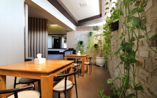 Airy Tugu Adipura Jendral Suprapto 19 Bandar Lampung