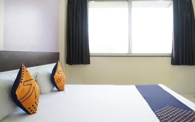 SPOT ON 67526 Vaibhavi Executive Lodging