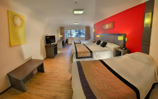 Huinid Pioneros Hotel