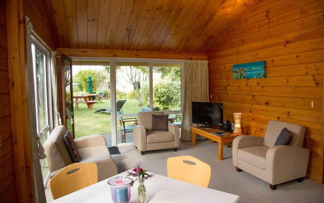 Tatahi Lodge Beach Resort