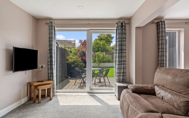 Roslen - Lovely Bungalow Near Beach and Village