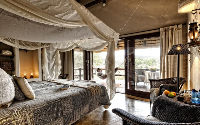 Nyati Safari Lodge