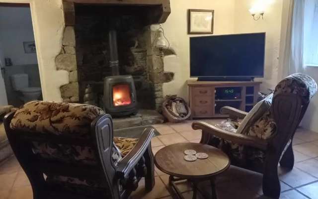 character breton cottage