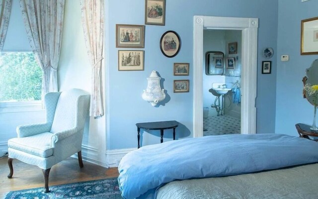 Swan Levine House