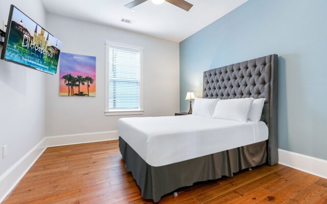 Stunning Modern and Fully-Upgraded 5 BR with Pool