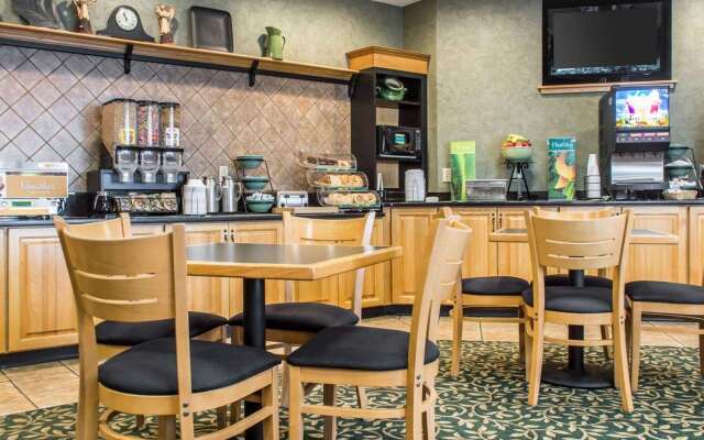 Quality Inn Geneseo