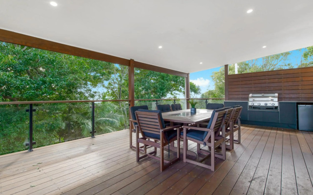 24 Hibiscus Crescent