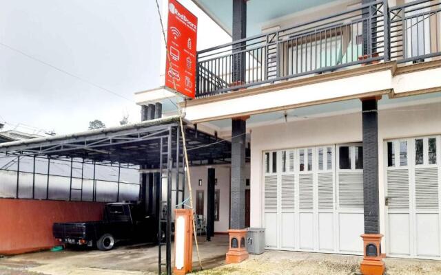 RedDoorz Syariah near Komplek Candi Arjuna Dieng 2