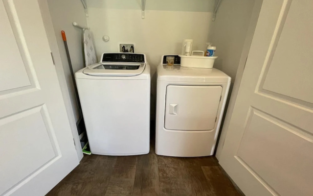NEW 2bed 2bath With Creek and Open Spaces