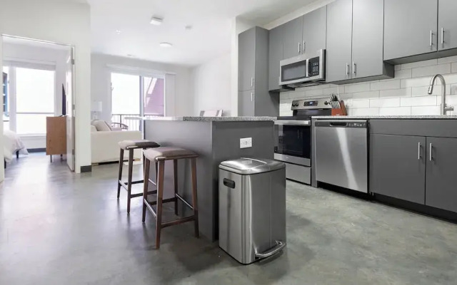 275 On The Park - Senate Apartments By Barsala