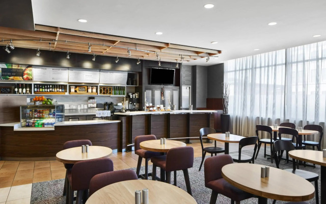 Courtyard by Marriott Newark Downtown