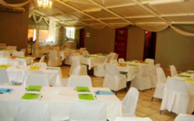 Lalapanzi Hotel & Conference Centre