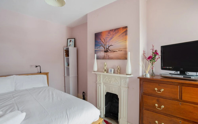 NEW Spacious 2BD House With Garden Gillingham Kent