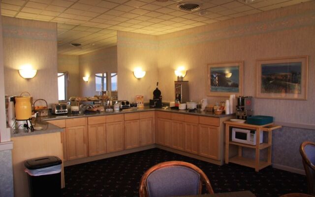 The Cliff Dweller on Lake Superior