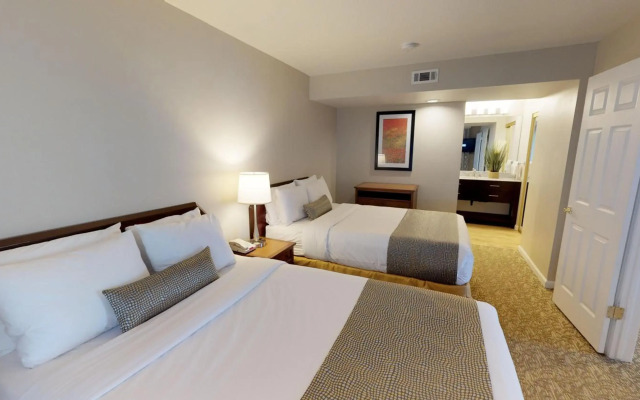 Chase Suite Hotel Newark-Fremont