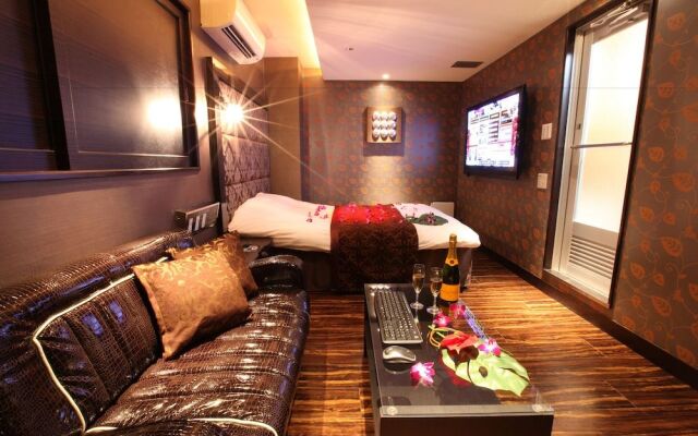LUSSO CROCE URBAN RESORT - Adult Only