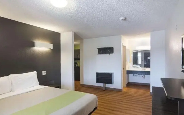 Studio 6-Oklahoma City, OK - Airport