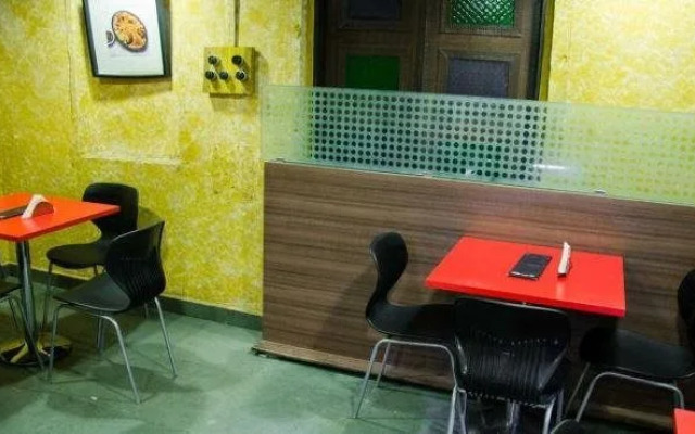 OYO Townhouse 81848 Hotel Dua Continental