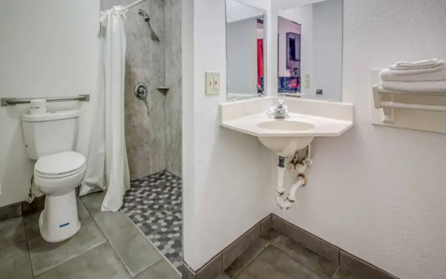 Motel 6 Conroe, TX