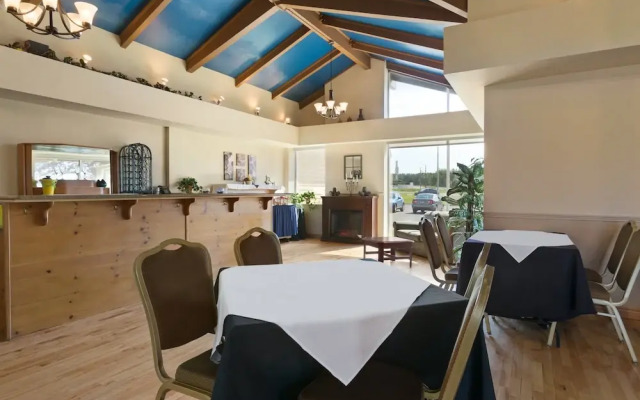 Holiday Inn Express Magnetic Hill