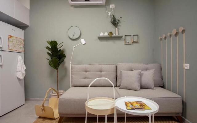 Jerusalem market apartment