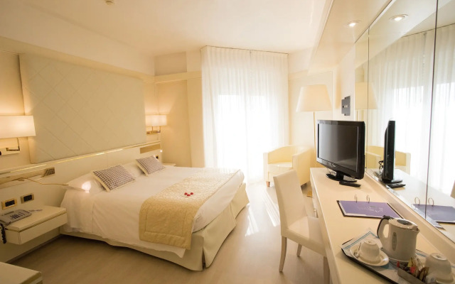 Hotel Bristol