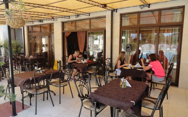 Cantilena Hotel
