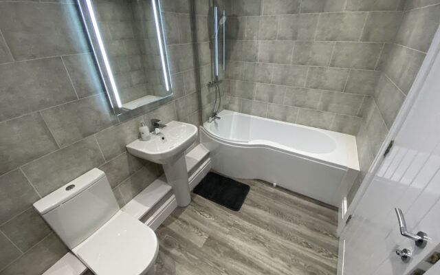 Edward Place Luxury Hot Tub Apartments