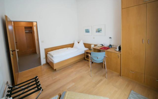 Am Spiegeln dialog.hotel.wien