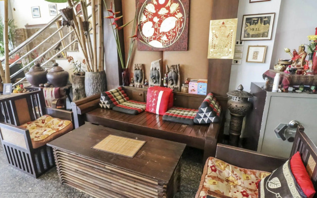 Nida Rooms Lavendar Moon Old Phuket