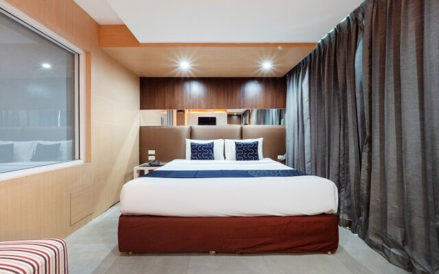 CAPITAL O 1088 Golden Dragon Beach Resort