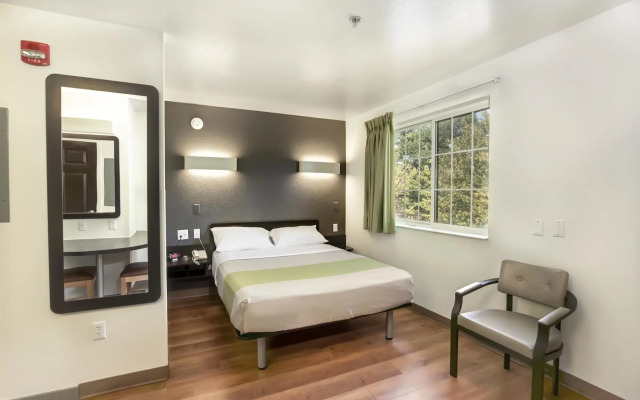 Studio 6 East Brunswick, NJ - NYC Area