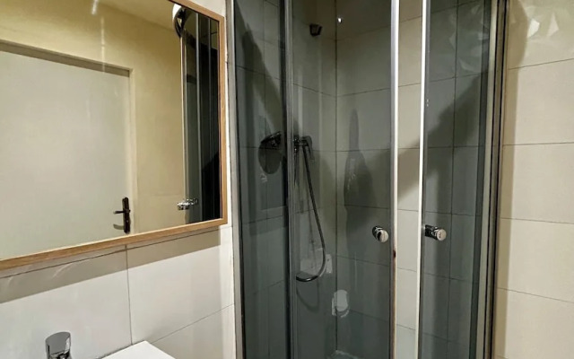 AMEN Aparthotel Curie 8