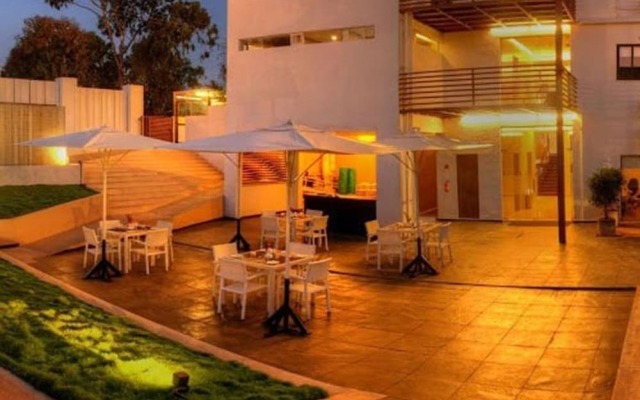 NAMSTAY - The Oasis Hotel