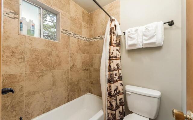 4 Seasons Inn on Fall River
