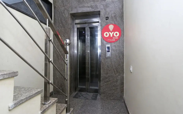 Oyo 4930 Home Stay Em Residency