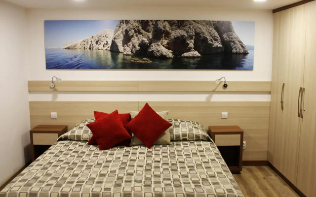 Moon Stone Residence Pag