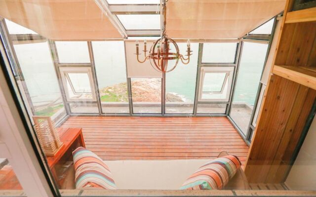 Qingdao Lohas Home Hotel