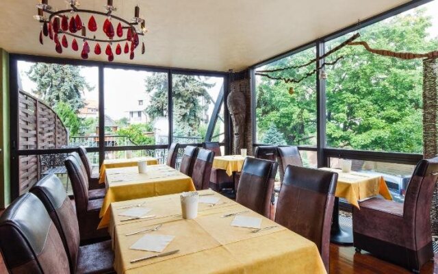 Hotel Conti