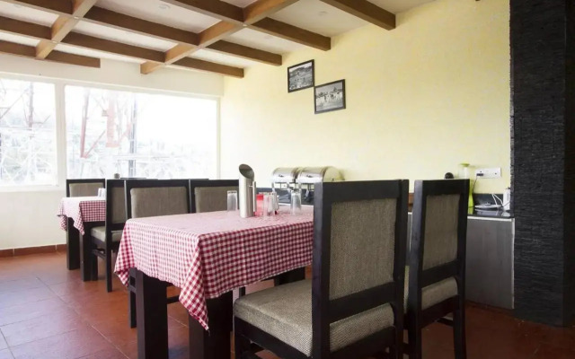 Fabhotel Sholas Residency I